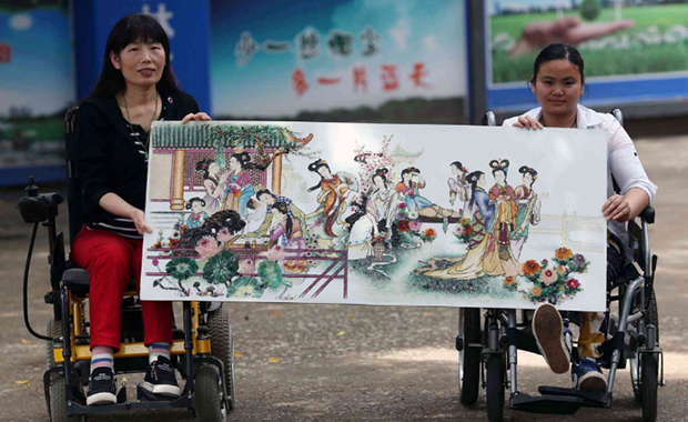 残疾人“搬石成画” 售价30万 残疾人“搬石成画” 售价30万