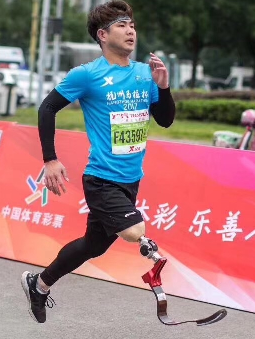 “刀锋战士”黄荣杰 “刀锋战士”黄荣杰