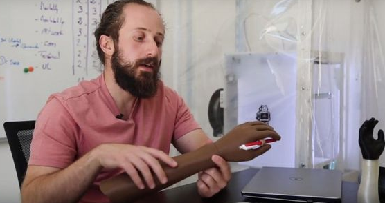 3D打印假肢是如何帮助叙利亚难民的？